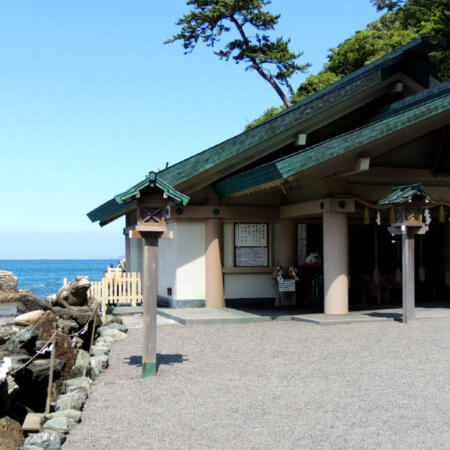 【Futami Okitama Shrine】Start your visit to Ise from Futami! The famous Meoto Iwa or the Wedded Rocks are also enshrined.