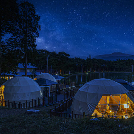 【アルプスBASE】森と星空にととのう。2つのアルプスを望む、4棟だけのフォレストグランピング
